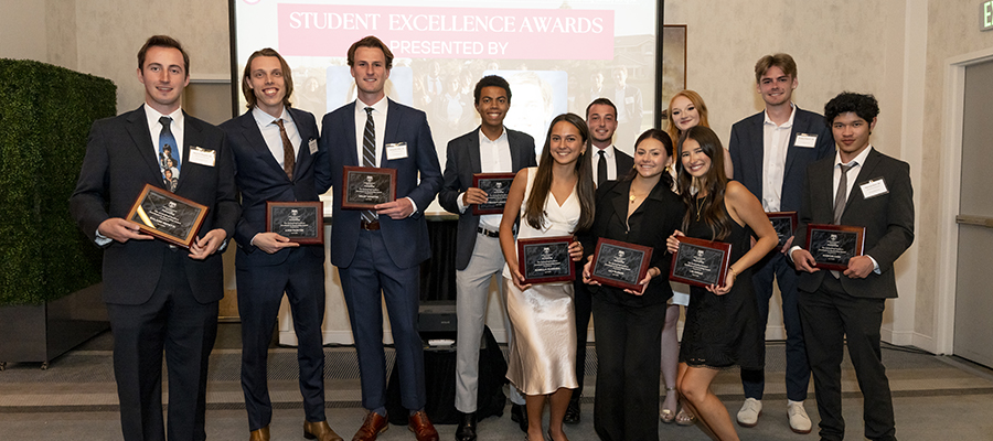 Accounting students receive awards at the annual banquet